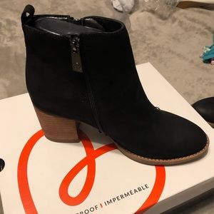 Blonde Black waterproof booties